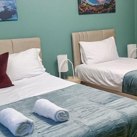 Deluxe Apartment - 1 Min Away From Camden Market And Station 런던 외부 사진