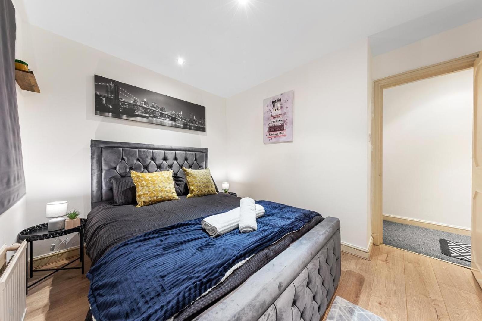 Deluxe Apartment - 1 Min Away From Camden Market And Station 런던 외부 사진