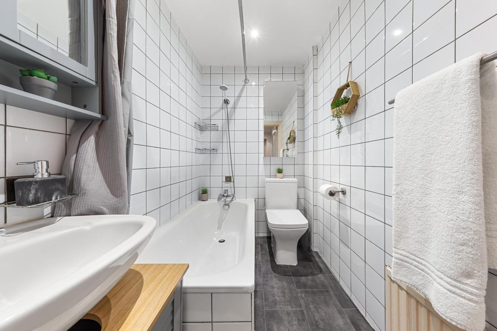 Deluxe Apartment - 1 Min Away From Camden Market And Station 런던 외부 사진