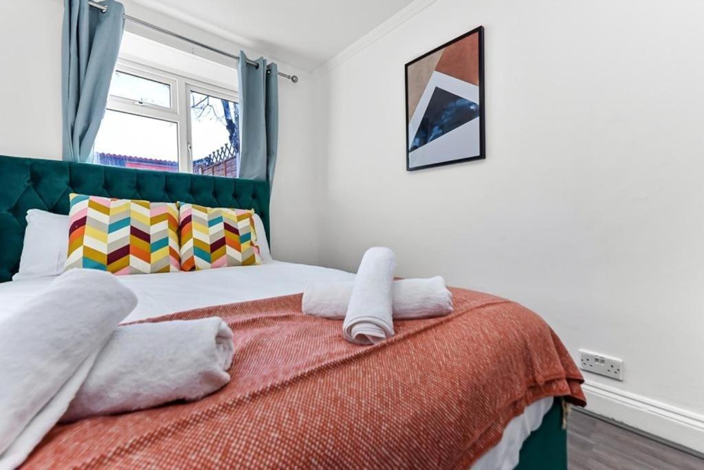 Deluxe Apartment - 1 Min Away From Camden Market And Station 런던 외부 사진