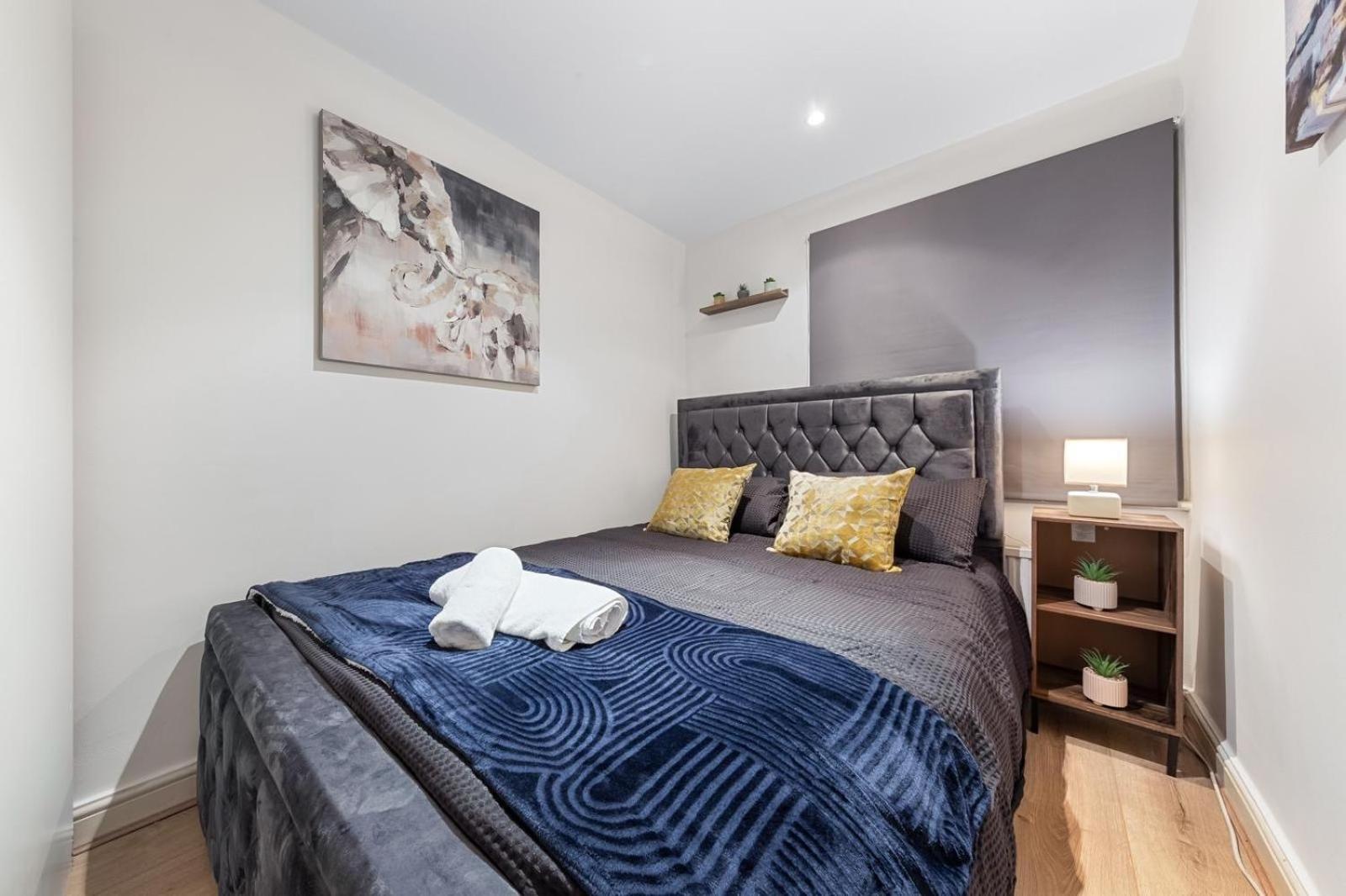 Deluxe Apartment - 1 Min Away From Camden Market And Station 런던 외부 사진