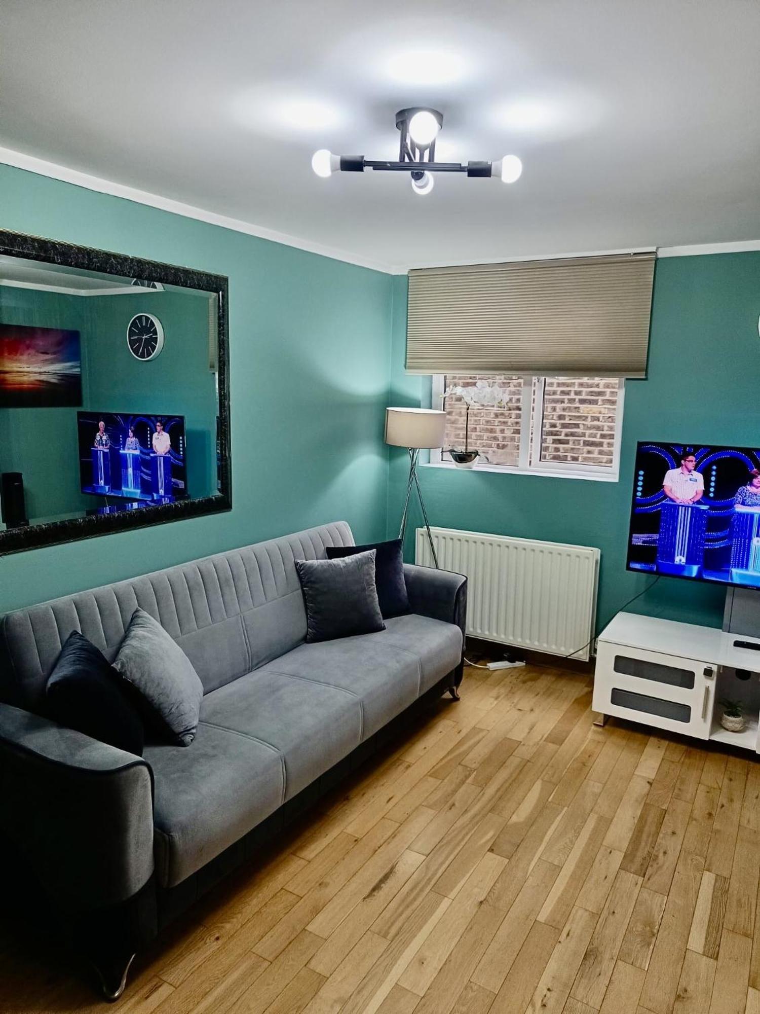 Deluxe Apartment - 1 Min Away From Camden Market And Station 런던 외부 사진