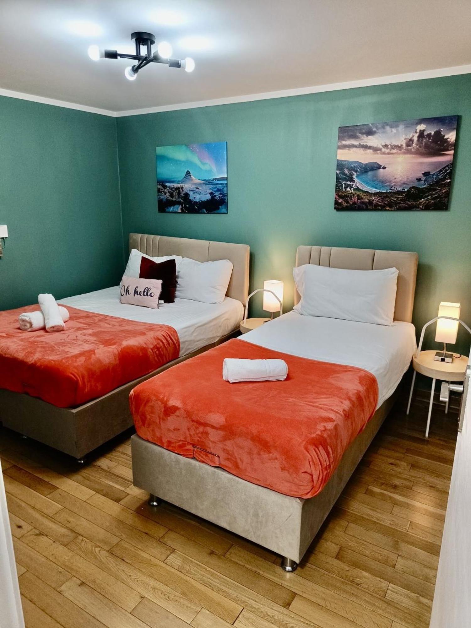 Deluxe Apartment - 1 Min Away From Camden Market And Station 런던 외부 사진